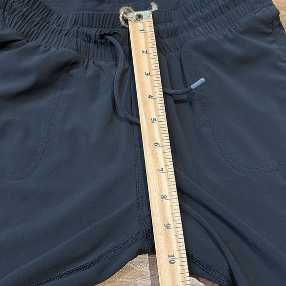 Ivivva double lined cropped soft casual jogger style capris - Picture 6 of 10